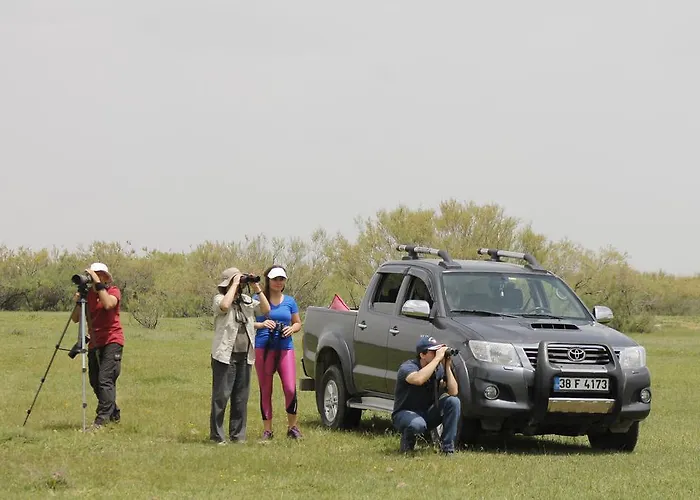 Sultan Pansion Bird Paradise *